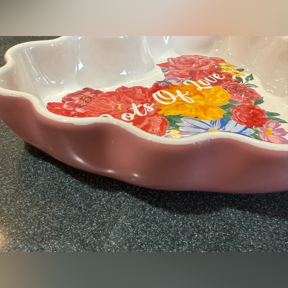 Pioneer Woman Valentines Heart Shaped Ceramic Baking Dish Pink Floral 9.65x7 - Picture 3 of 4